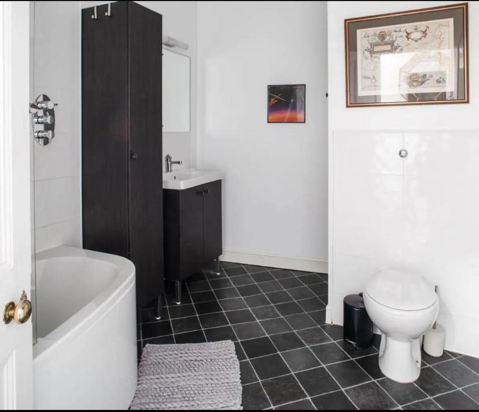 Falmouth Townhouse With Panoramic Sea View Terrace المظهر الخارجي الصورة